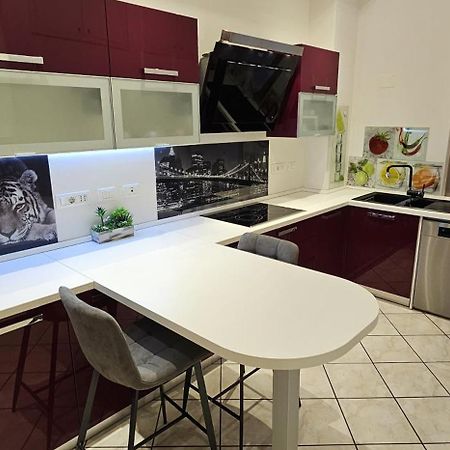 Luxury Station Apartment Болонья Экстерьер фото